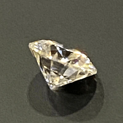 Moissanite - (1.0 carats) - Image 3