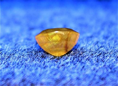 Natural Yellow Sapphire (Pukhraj- 9.75 cts) - Image 3