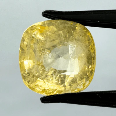 Yellow Sapphire (Pukhraj- 9.72 cts) - Ceylonese